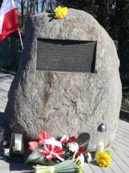 Głaz pamięci 11.03